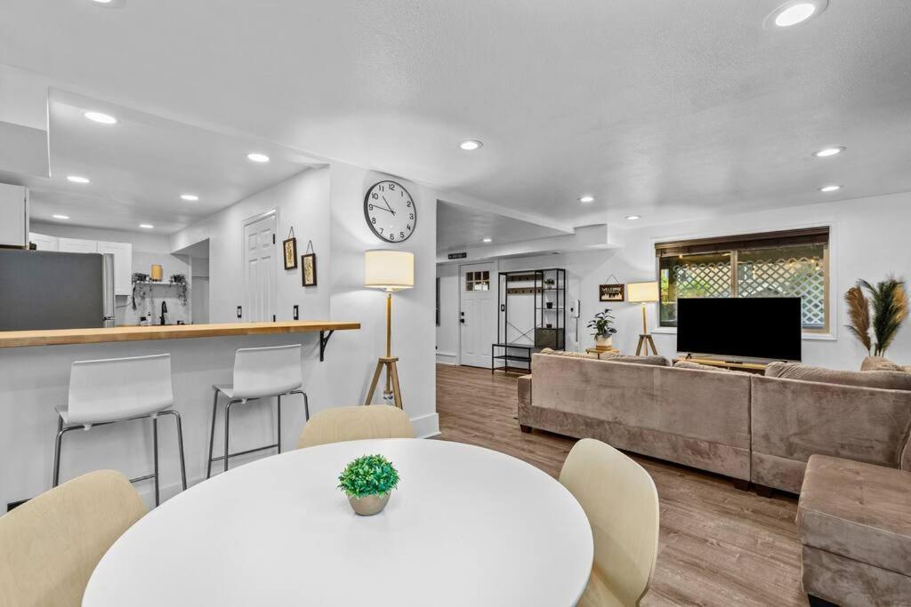 Pacific Nw Gem W/Hot-Tub 15 Minutes Airport. Apartment Auburn Bagian luar foto