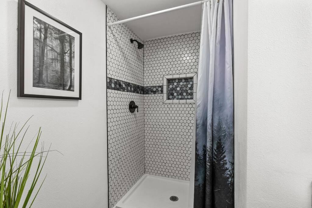 Pacific Nw Gem W/Hot-Tub 15 Minutes Airport. Apartment Auburn Bagian luar foto