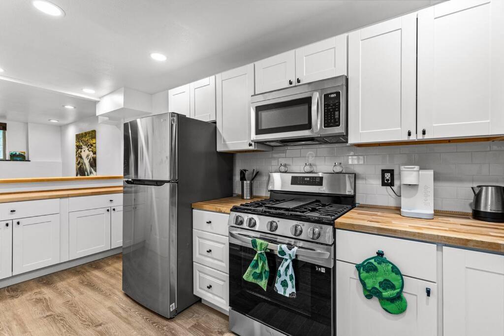 Pacific Nw Gem W/Hot-Tub 15 Minutes Airport. Apartment Auburn Bagian luar foto